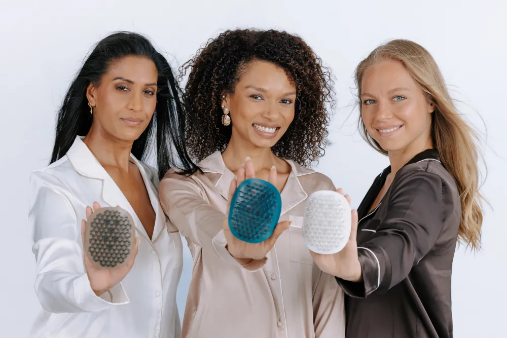 Models displaying various Manta brushes